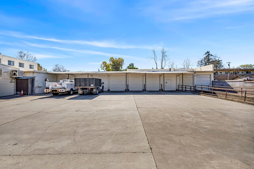 655 S Almaden Ave, San Jose, CA à vendre - Photo du bâtiment - Image 3 de 15
