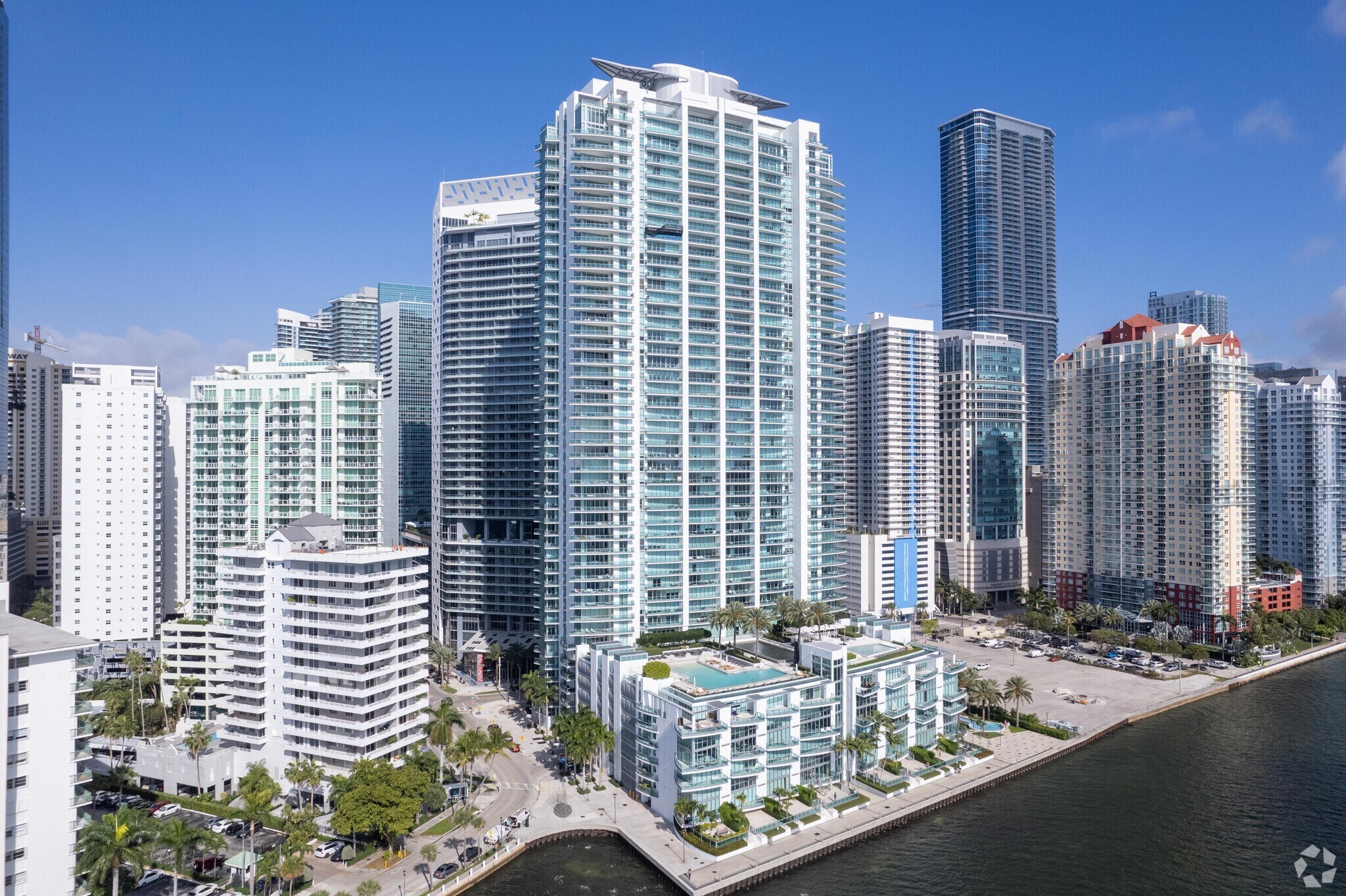 1331 Brickell Bay Dr, Miami, FL à vendre Photo principale- Image 1 de 25