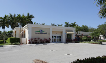 385 14th Ave S, Naples FL - Restaurant avec service au volant