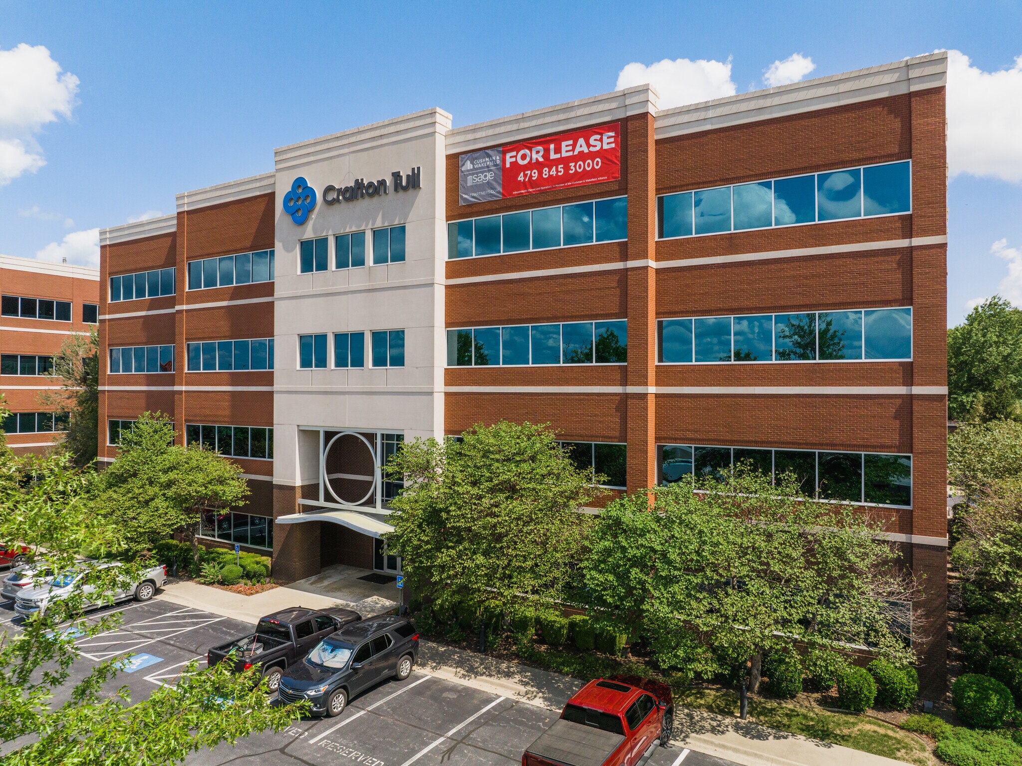 901 N 47th St, Rogers, AR à louer Photo du bâtiment- Image 1 de 8