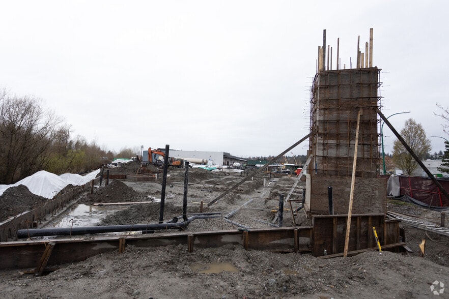 7301 Market Cross, Burnaby, BC à louer - Photo du bâtiment - Image 2 de 2