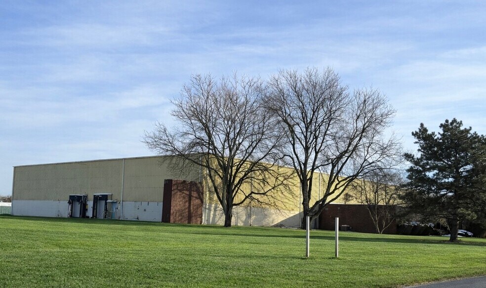 615 S Delaney Rd, Owosso, MI for sale - Primary Photo - Image 1 of 8