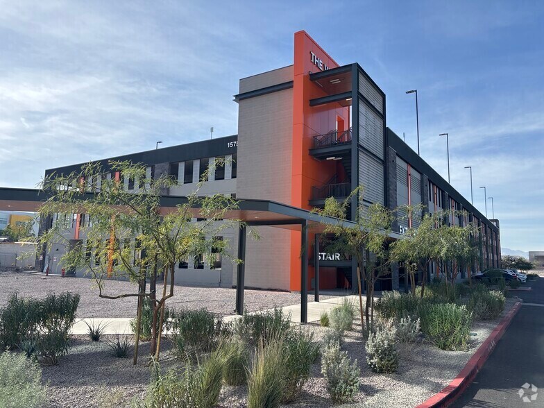 1575 E Cactus Ave, Henderson, NV à vendre - Photo du bâtiment - Image 3 de 3