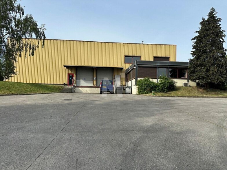Avenue Ettore Bugatti, Linas for sale - Building Photo - Image 2 of 12