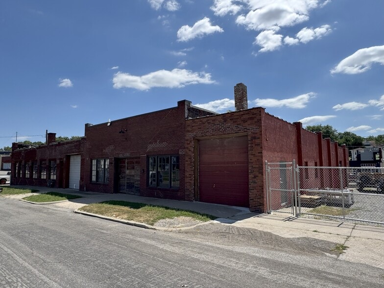 1926 Howard St, Saint Joseph, MO for lease - Building Photo - Image 2 of 12