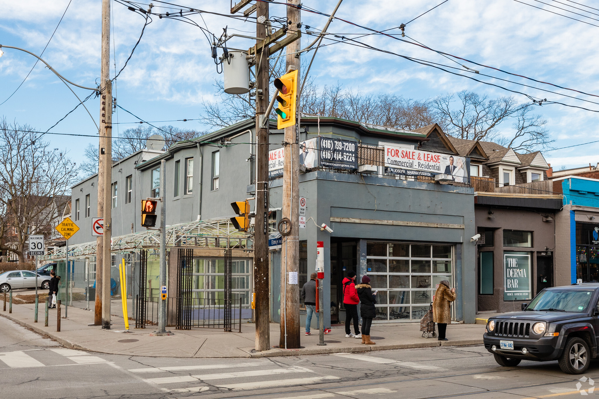 1930 Queen St E, Toronto, ON for lease Primary Photo- Image 1 of 5