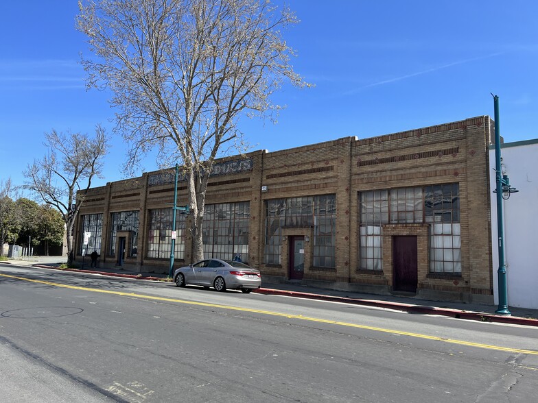 4512-4514 Hollis St, Emeryville, CA for lease - Building Photo - Image 2 of 8