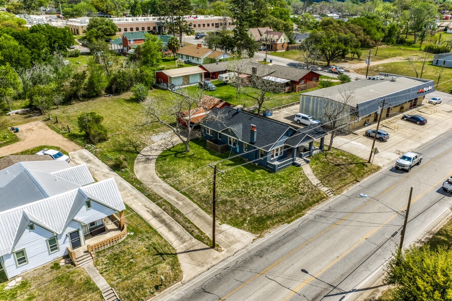 404 W Main St, Bellville, TX for sale - Building Photo - Image 3 of 32