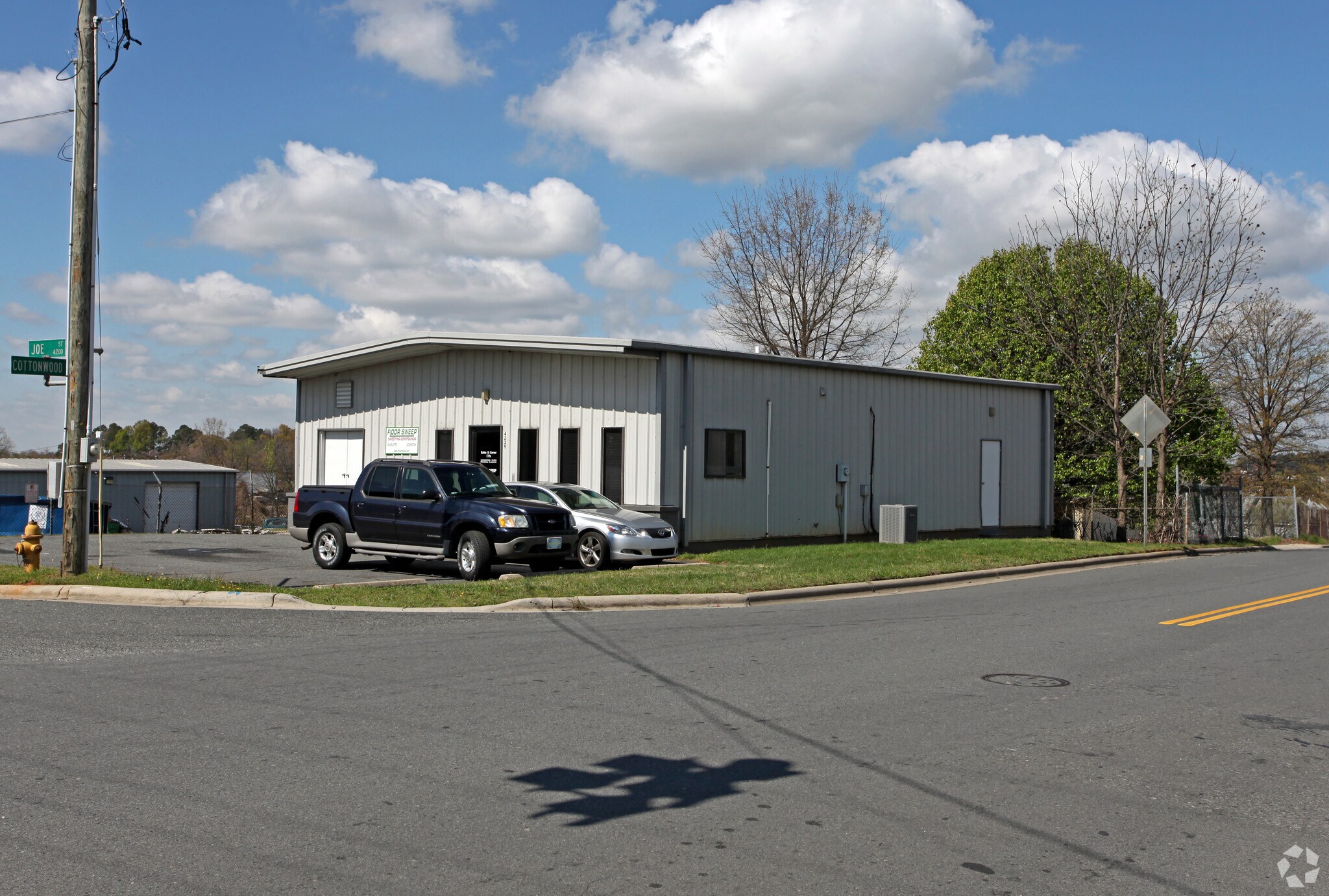 4239 Joe St, Charlotte, NC for lease Primary Photo- Image 1 of 4
