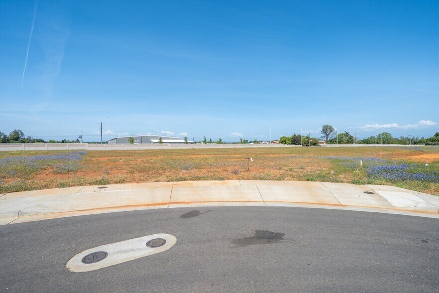 Airport Rd, Redding, CA à vendre - Aérien - Image 2 de 4