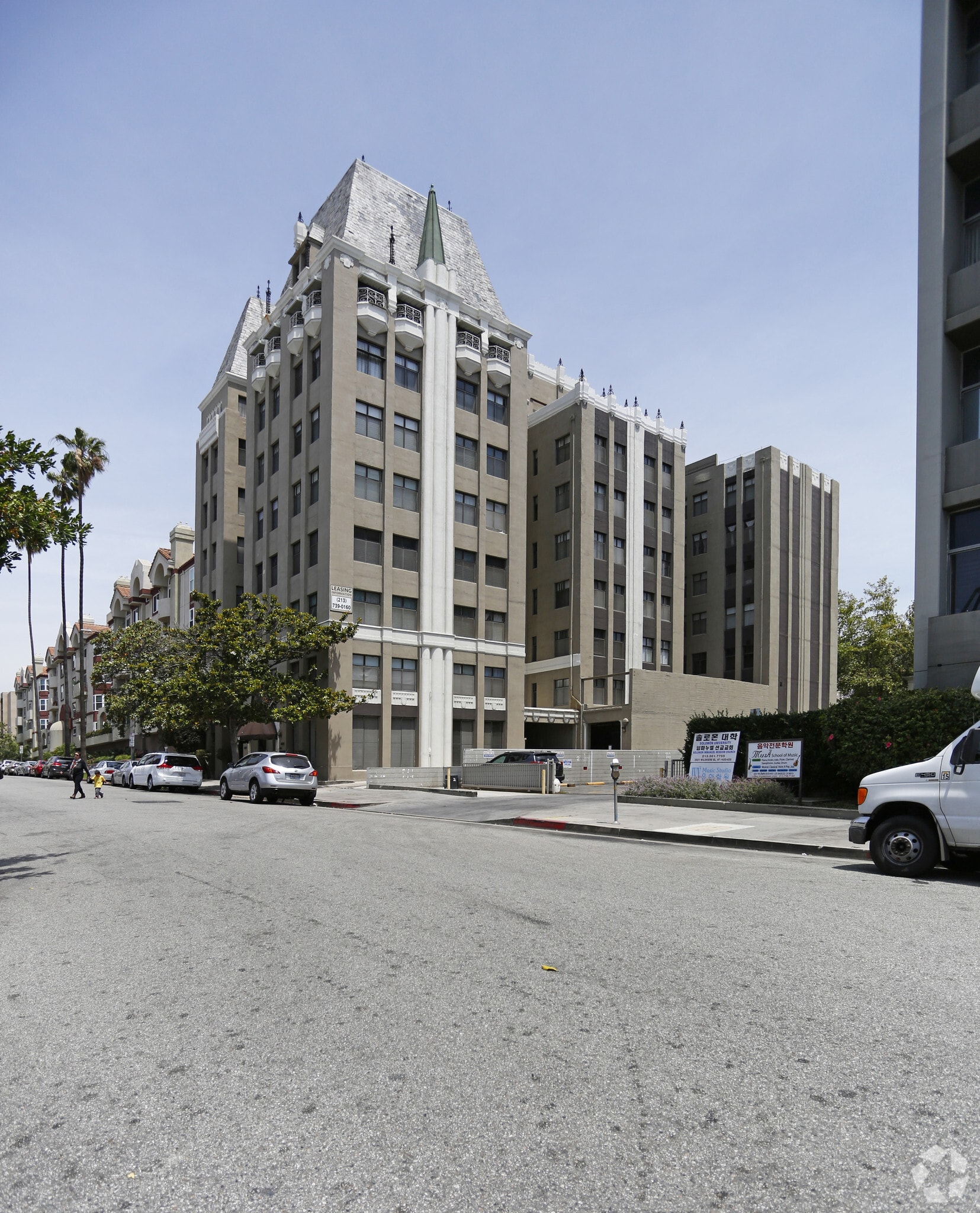 634 S Gramercy Pl, Los Angeles, CA for lease Primary Photo- Image 1 of 9