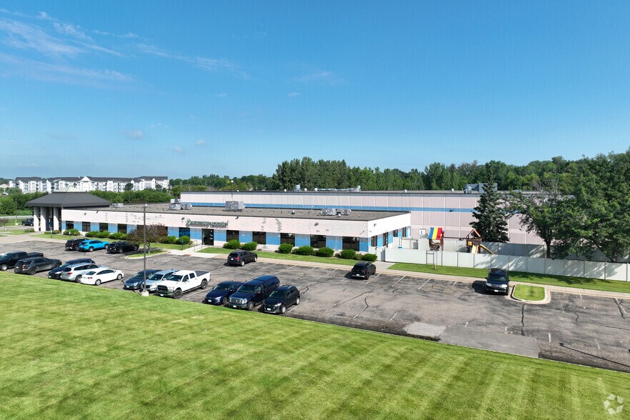 12070 43rd St NE, Saint Michael, MN à louer - Photo du bâtiment - Image 2 de 3