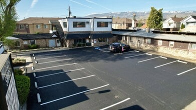 22 Hillcrest Dr, Reno, NV for lease Interior Photo- Image 2 of 11