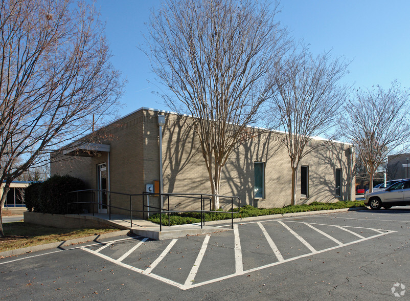 529 W Innes St, Salisbury, NC for lease - Building Photo - Image 1 of 5