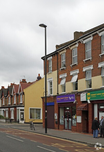 48 South Ealing Rd, Londres à vendre - Photo du bâtiment - Image 2 de 3