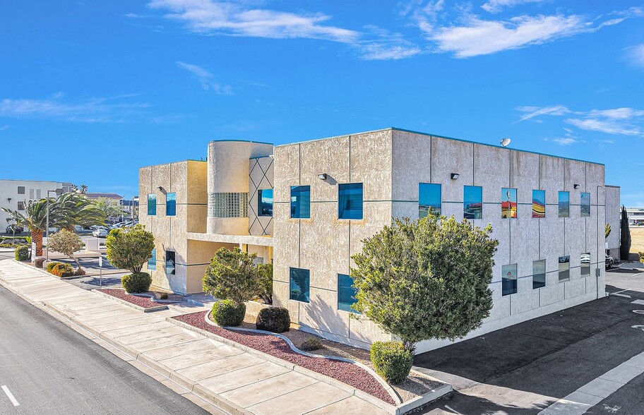 15490 Civic Dr, Victorville, CA for sale - Primary Photo - Image 1 of 14