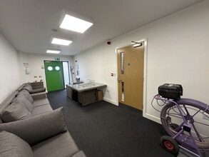 Kendal Rd, Shrewsbury for lease Interior Photo- Image 2 of 2