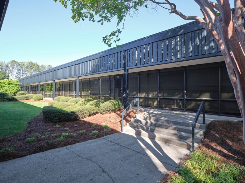 3200 Pointe Pky, Peachtree Corners, GA à louer - Photo du bâtiment - Image 2 de 8