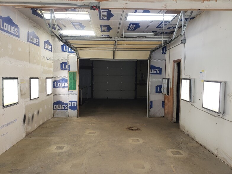 417 Duff Ave, Ames, IA for lease - Interior Photo - Image 2 of 3