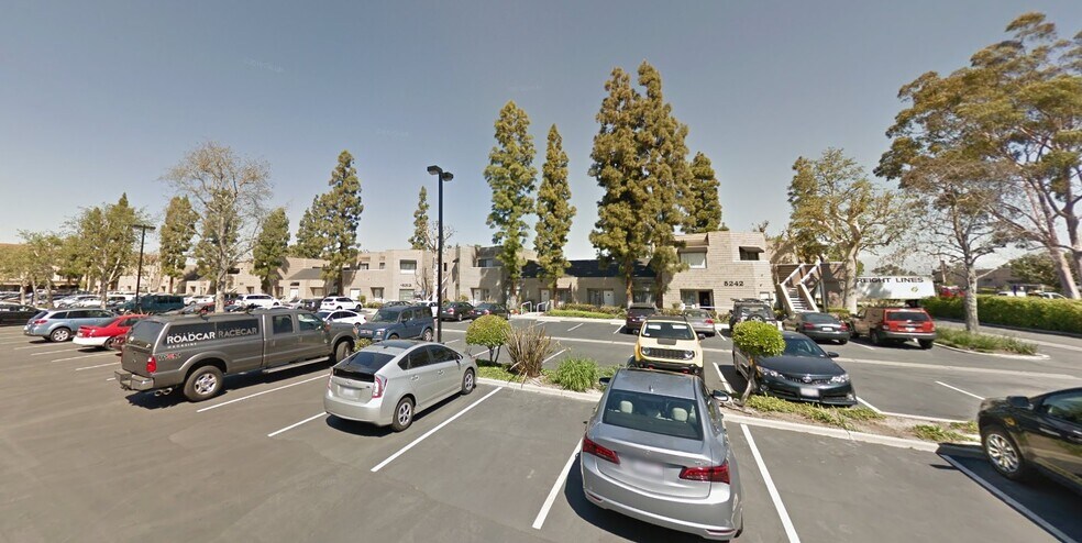 5152 Katella Ave, Los Alamitos, CA à louer - Photo du bâtiment - Image 2 de 6