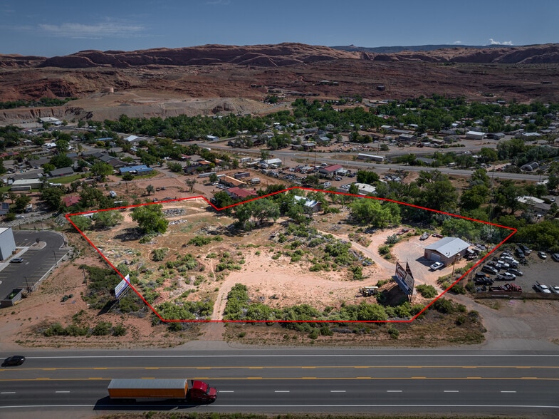 1431 Arnel Ln, Moab, UT à vendre - Photo du bâtiment - Image 2 de 34