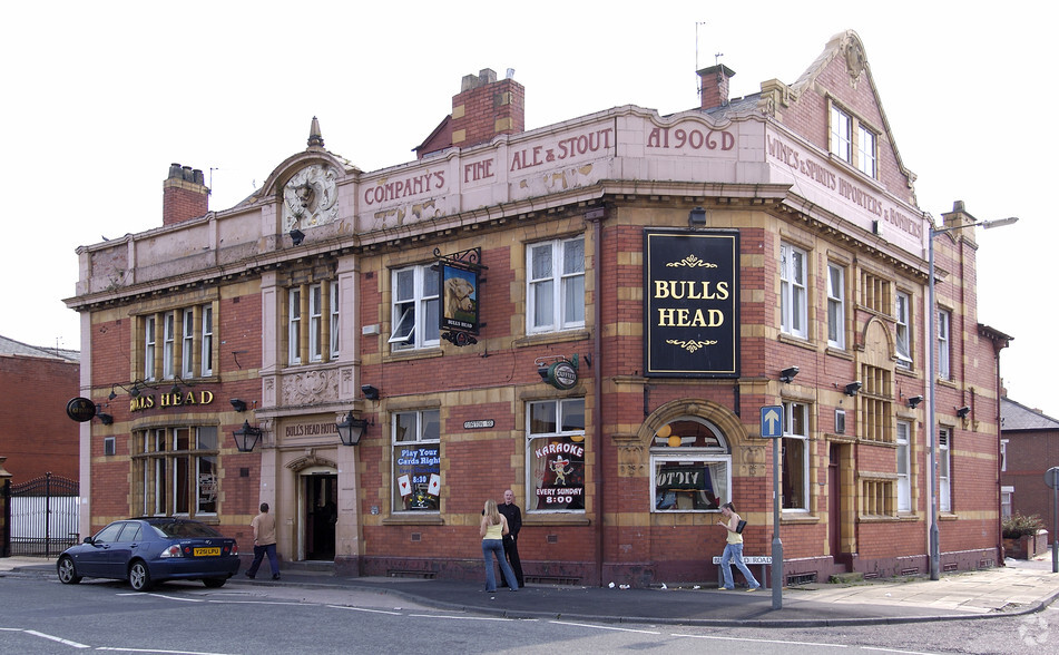 605 Gorton Rd, Stockport for sale - Primary Photo - Image 1 of 1