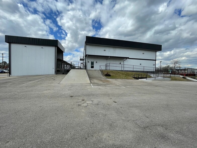 15102 Interstate 45, Conroe, TX for sale - Building Photo - Image 3 of 16