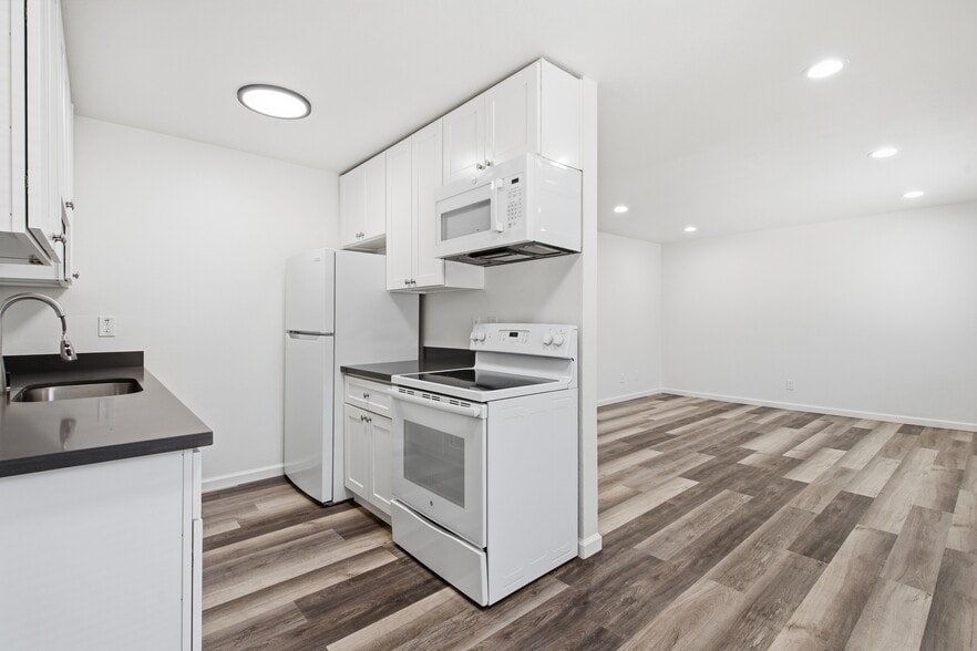1895 San Vincente Dr, Concord, CA for sale - Building Photo - Image 3 of 16