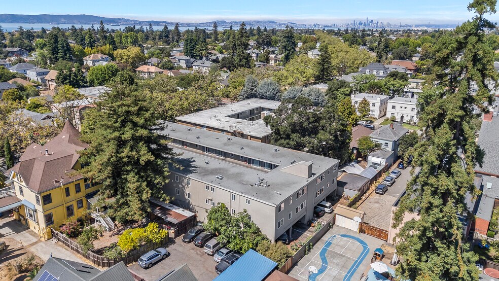 1715 Central Ave, Alameda, CA à vendre - Photo du bâtiment - Image 1 de 6