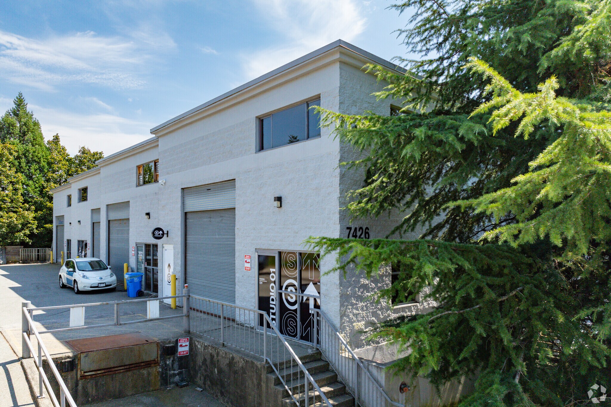 7426 Hedley Ave, Burnaby, BC à louer Photo du bâtiment- Image 1 de 9