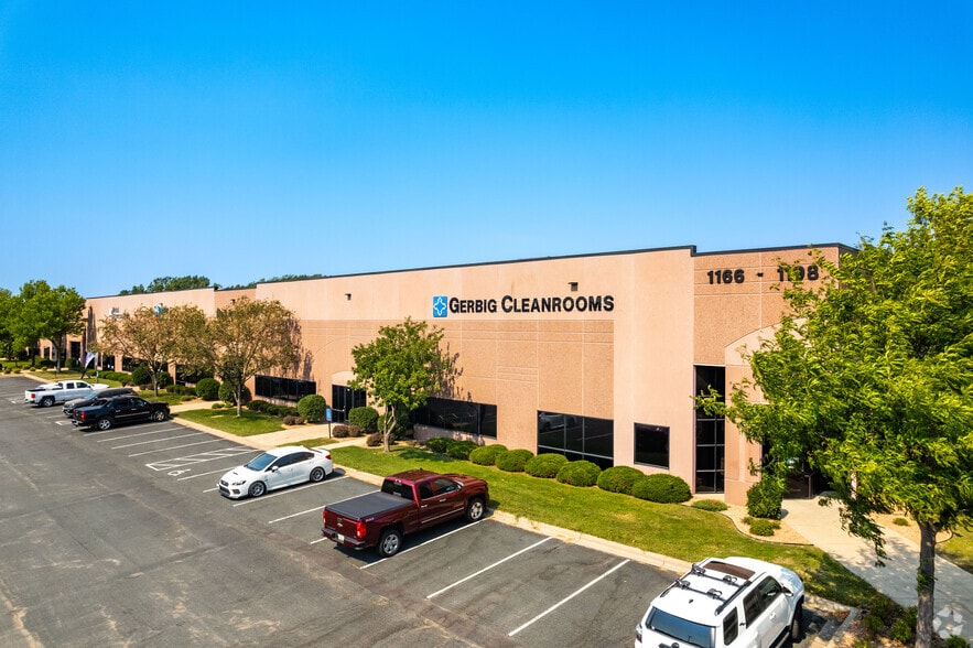 1166-1200 Cliff Rd E, Burnsville, MN à louer - Photo du bâtiment - Image 3 de 11