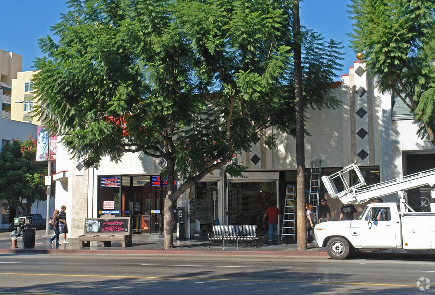 6561 Hollywood Blvd, Los Angeles, CA à louer - Photo du bâtiment - Image 3 de 3