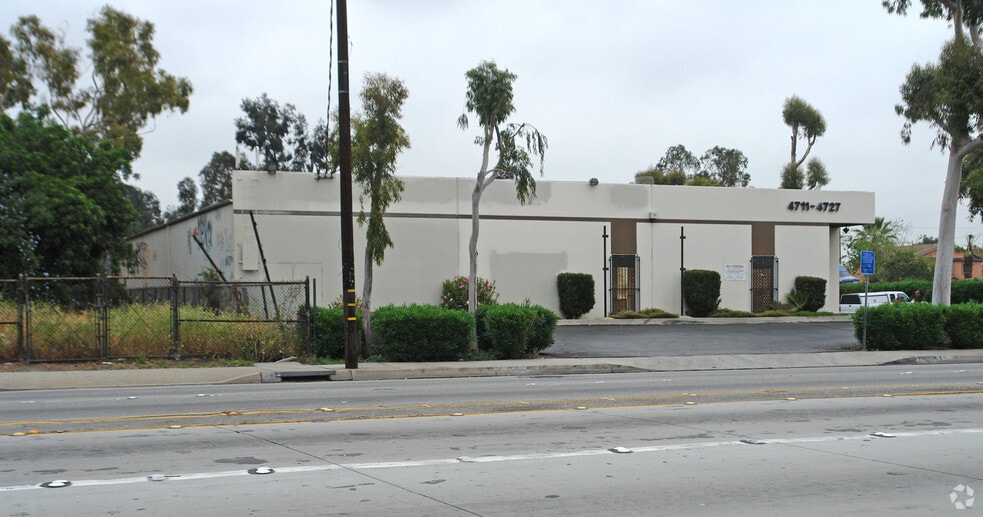 4715 E Washington Blvd, Commerce, CA for lease - Building Photo - Image 2 of 8