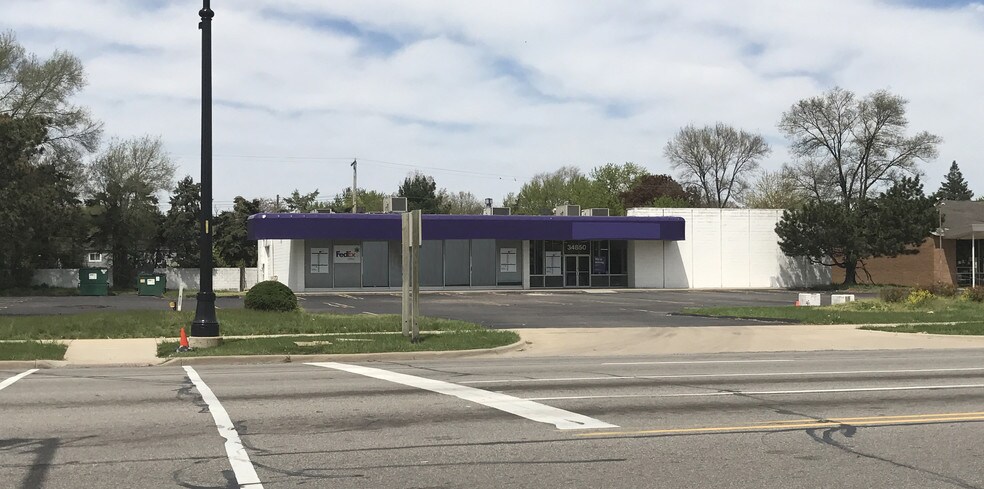 34850 Plymouth Rd, Livonia, MI for lease - Primary Photo - Image 1 of 2
