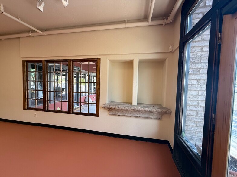 6130-6142 E Cave Creek Rd, Cave Creek, AZ à louer - Photo du bâtiment - Image 2 de 19