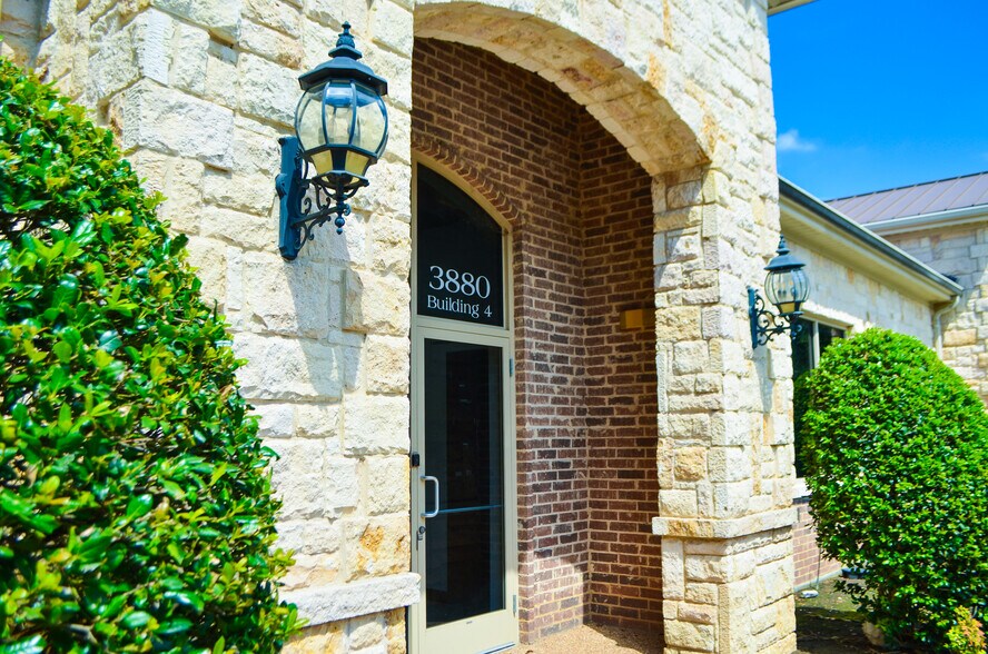 3880 Parkwood Blvd, Frisco, TX à louer - Photo du bâtiment - Image 3 de 11