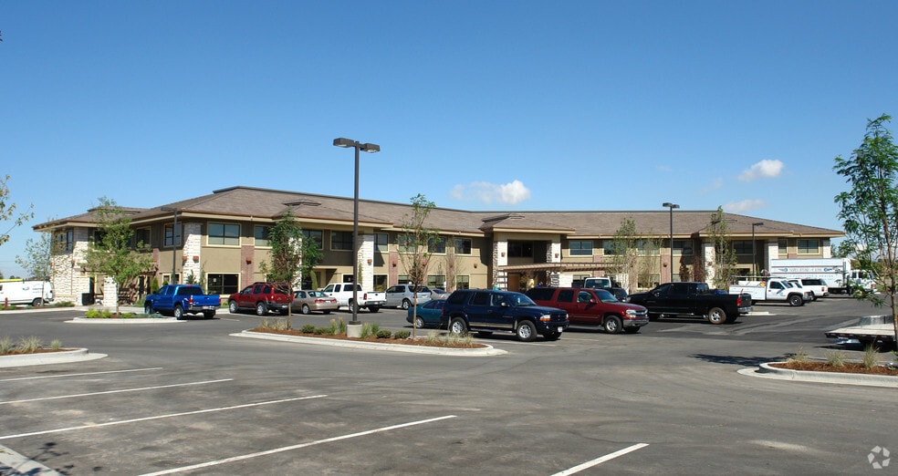 776 E Riverside Dr, Eagle, ID for lease - Primary Photo - Image 2 of 10