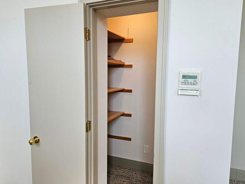 131 E Franklin St, Elkhart, IN à louer - Photo du bâtiment - Image 3 de 10