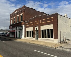 242 Poplar Ave, Memphis, TN for lease Building Photo- Image 1 of 1