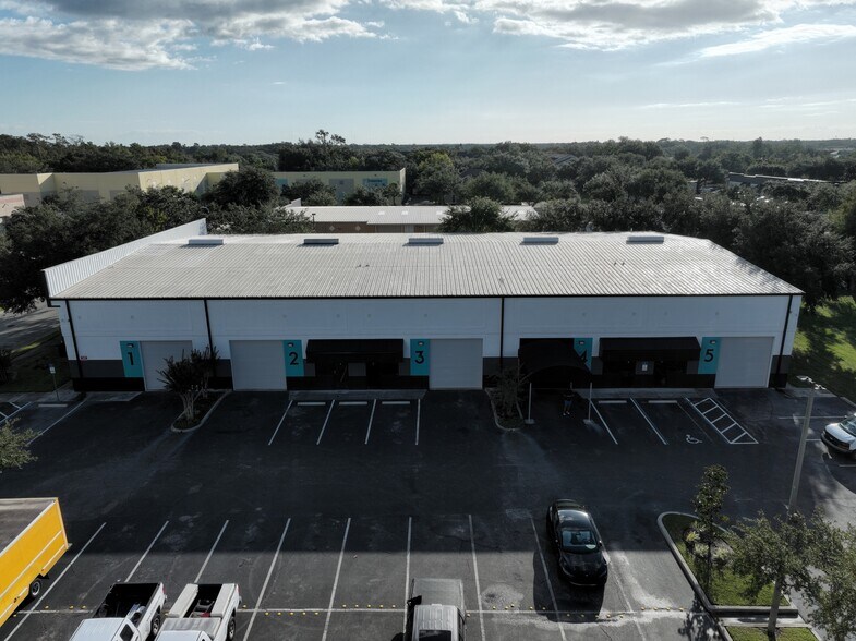 5032 Forsyth Commerce Rd, Orlando, FL à louer - Photo du bâtiment - Image 2 de 6