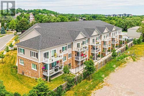 888 Whitefield Dr, Peterborough, ON à vendre Photo principale- Image 1 de 1