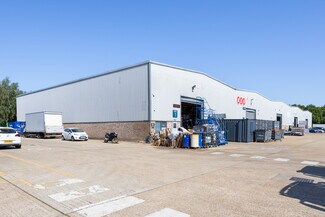 Plus de détails pour Whittle Way, Crawley - Industriel à louer