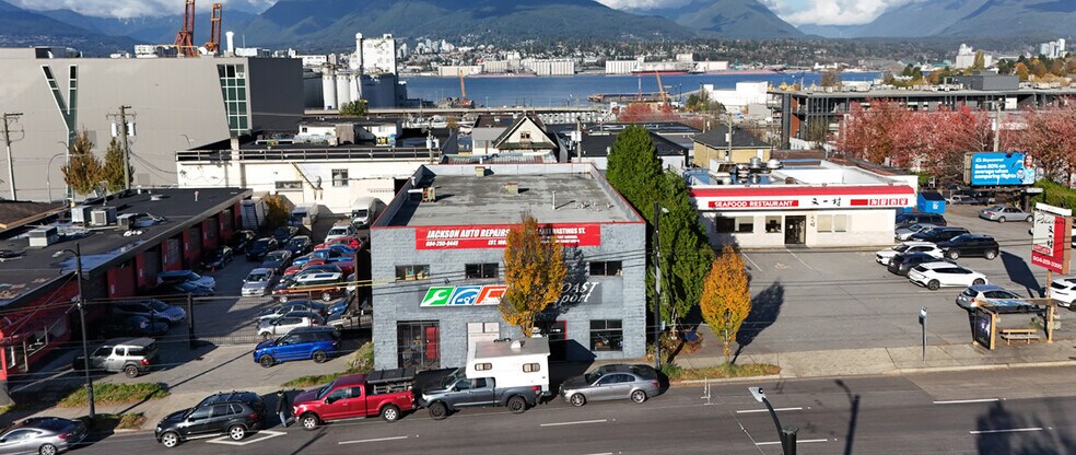 1881 E Hastings St, Vancouver, BC à vendre - Photo du bâtiment - Image 2 de 7