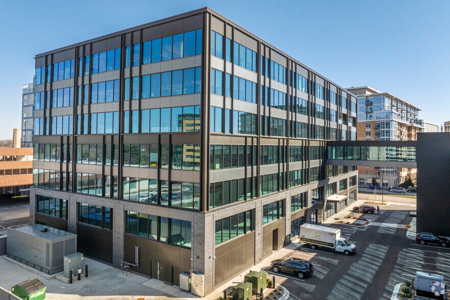 4703 Madison Yards Way, Madison, WI à louer - Photo du bâtiment - Image 2 de 17