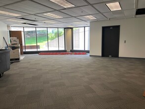 4749 Lincoln Mall Dr, Matteson, IL for lease Interior Photo- Image 2 of 3