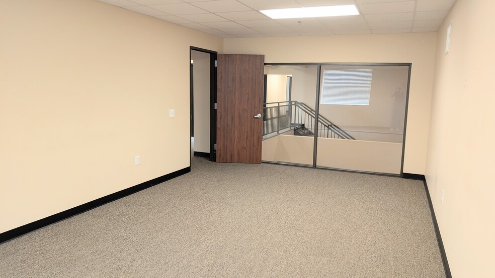 27316 Spectrum Way, The Woodlands, TX for lease - Building Photo - Image 3 of 12