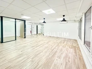 Office in Boulogne-Billancourt for lease Interior Photo- Image 1 of 7