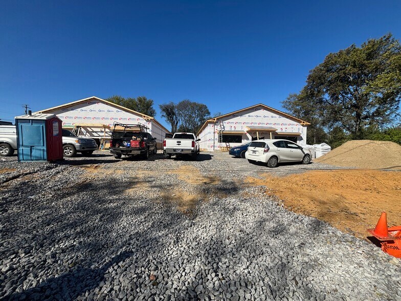 136 Shivel Dr, Hendersonville, TN à vendre - Photo du bâtiment - Image 2 de 3