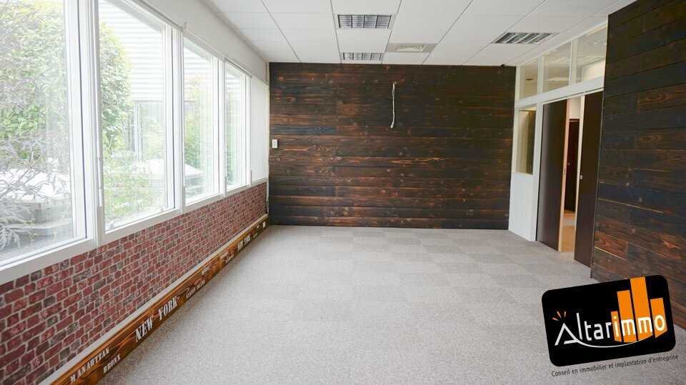 Office in Chartres for lease - Building Photo - Image 1 of 10