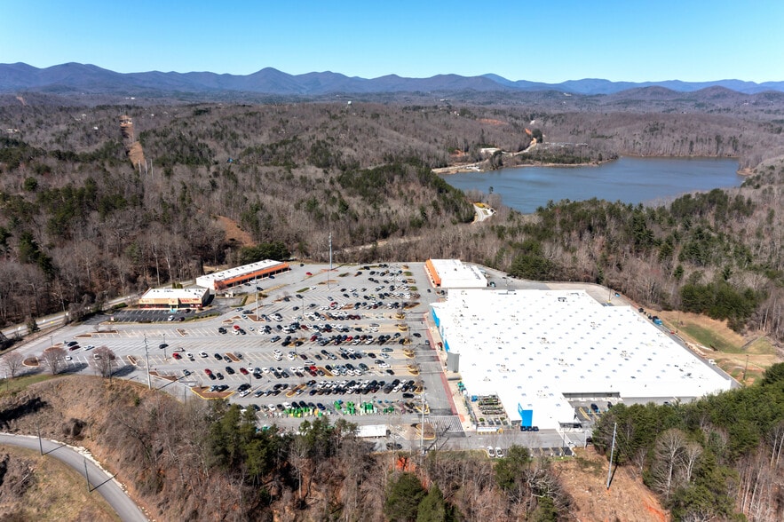 400 Wal-Mart Way, Dahlonega, GA à louer - Photo du bâtiment - Image 2 de 14